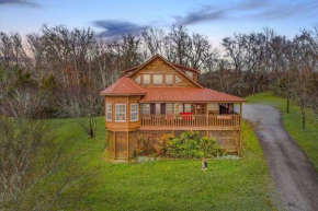 Secluded and Spacious 2BR Hot Tub Pool Table FREE Attraction Tickets